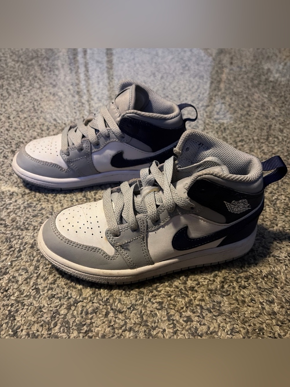 Nike Air Jordan 1 Mid TD— wolf gray/midnight navy size 12 C